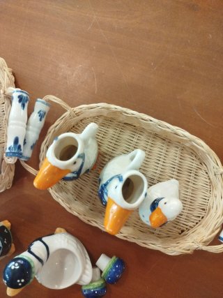Set cucina in ceramica e vimini