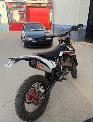 Gasgas 300 2T Negra y Blanca