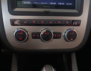 Volkswagen Scirocco 2.0 TDI DSG 140CV