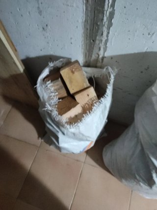 Leña de pino para chimenea