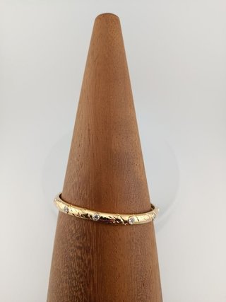 Pulsera dorada con circonitas