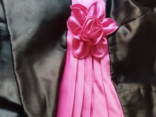 Vestido fiesta negro y rosa  42, pero es menor