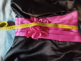 Vestido fiesta negro y rosa  42, pero es menor