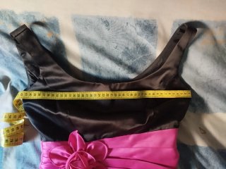 Vestido fiesta negro y rosa  42, pero es menor