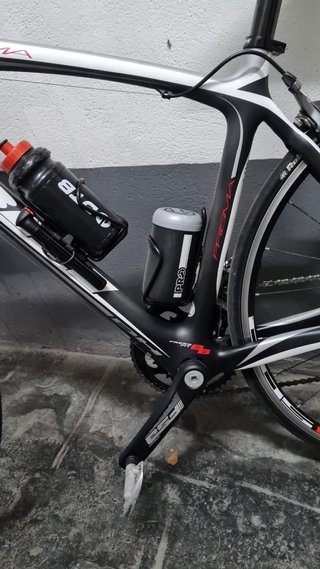Bicicleta de carretera BH PRISMA de carbono.