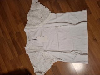 Camiseta Zara bordada blanca