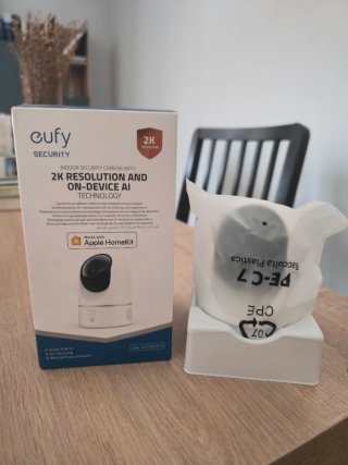 Eufy Cámara Interior 2K Pan & Tilt