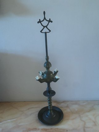 Lámpara de aceite antigua