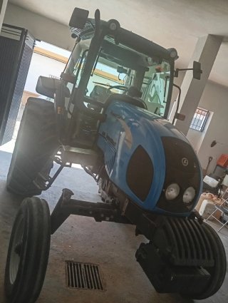 Tractor Landini Powerfarm 4WD