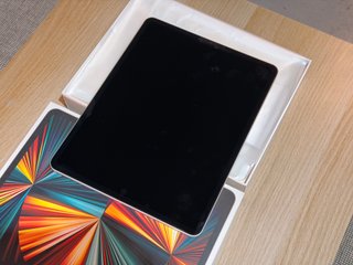 iPad Pro 12.9 M1 128GB Wifi PLATA - Caja y factura