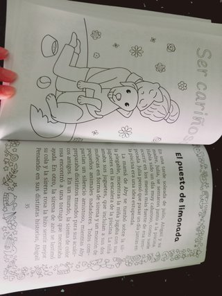 Libro infantil de tapa blanda.