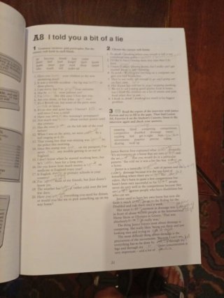 Libro de estudiante y libro de practica de inglés