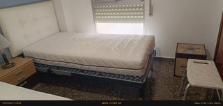 Cama articulada con colchón y cabecero