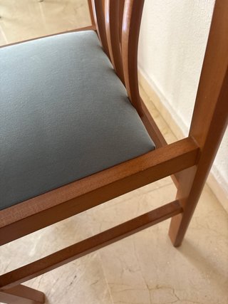 EN BENIDORM  Silla de comedor madera y tela azul