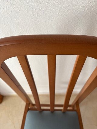 EN BENIDORM  Silla de comedor madera y tela azul
