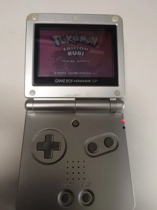 Nintendo Game Boy Advance SP + 2 Juegos Pokémon