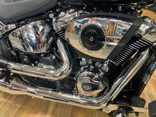 Harley-Davidson Breakout 117 Negra