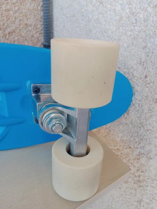 Monopatín azul