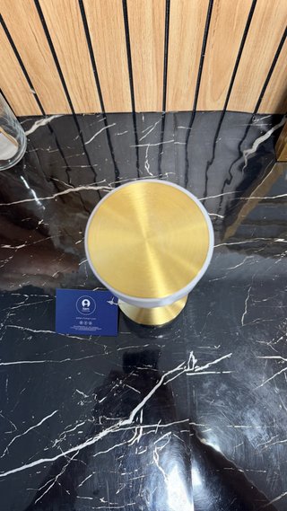 Lámpara LED de mesa portátil táctil