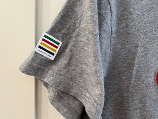 T-shirt sportiva Canada con bandierine
