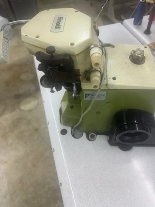 Máquina de coser industrial Rimoldi