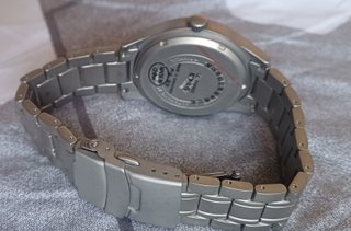 Reloj Berny Titanium Automático Amarillo