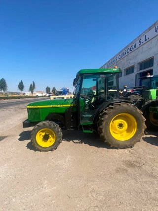 Tractor John Deere 5500N Frutero