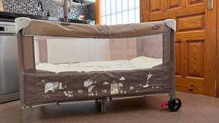 Cuna de viaje Jane con edredón y almohada