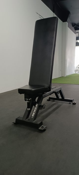 Banca ajustable AB-2 de Rogue.
