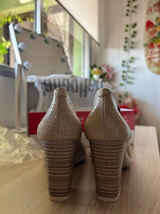 Zapatos Callaghan Talla 38 Beige