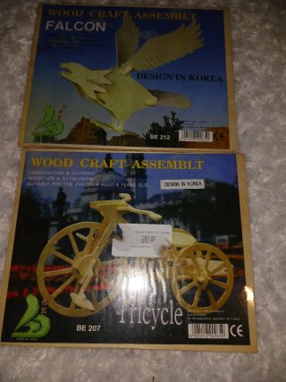 Puzzles de Madera Ensamblables (Tiranosaurio y Tri