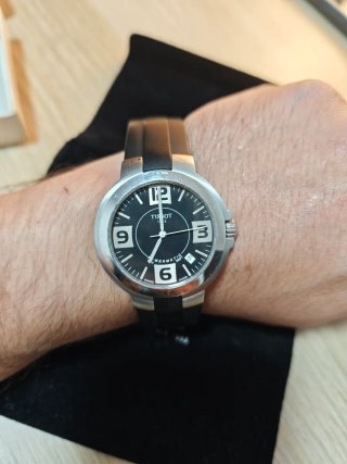 Reloj Tissot Acero y Caucho Negro