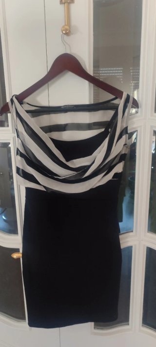 Vestido negro y blanco