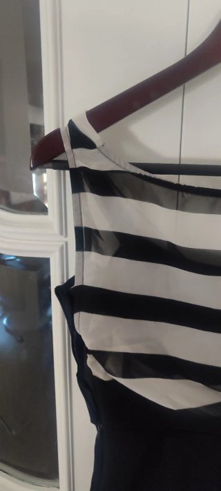 Vestido negro y blanco