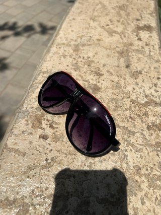 Gafas de sol Carrera negras y rojas