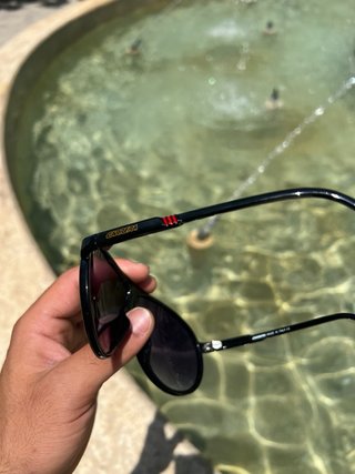 Gafas de sol Carrera negras y rojas