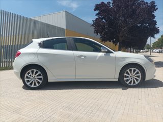 Alfa Romeo Giulietta 1.6 JTDm 105 Distinctive 5p