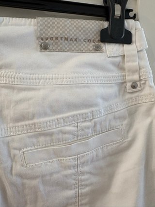 Gonna bianca con zip e tasche
