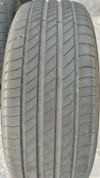 2X35€ 215/60R17 96H Michelin Primacy 4
