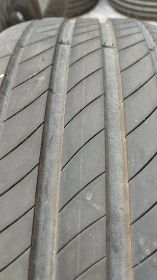 2X35€ 215/60R17 96H Michelin Primacy 4