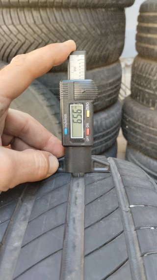 2X35€ 215/60R17 96H Michelin Primacy 4