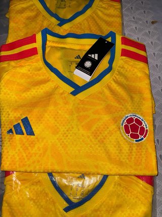 Prenda deportiva colombia chica Adidas (Talla L)