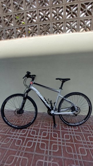 Ghost Square Cross 1.8 Usada