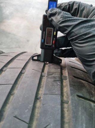 Bridgestone 235/55R18 100V Alenza