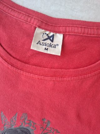 Camiseta Asioka roja estampado Converse