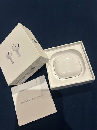 Apple AirPods 4