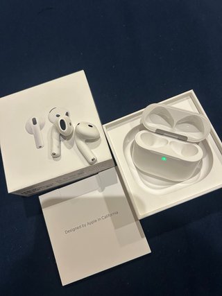 Apple AirPods 4