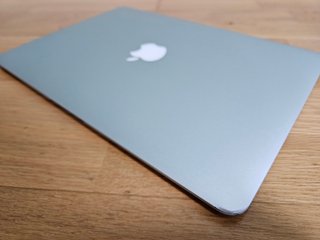 MacBook Air 13.3" i5 4GB DDR3 128GB SSD OS X Lion