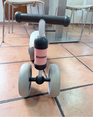 Bicicleta de aprendizaje rosa