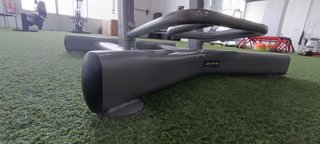 Soporte en acero para sacos funcionales.